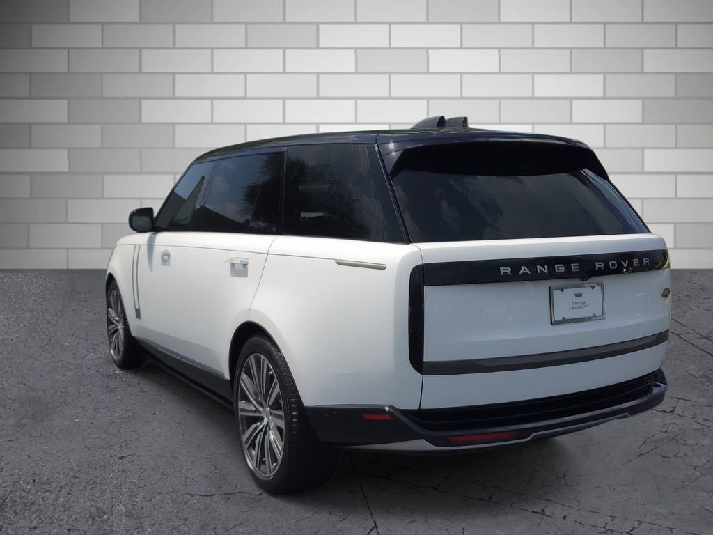 Used 2023 Land Rover Range Rover Long Wheelbase SE image 3
