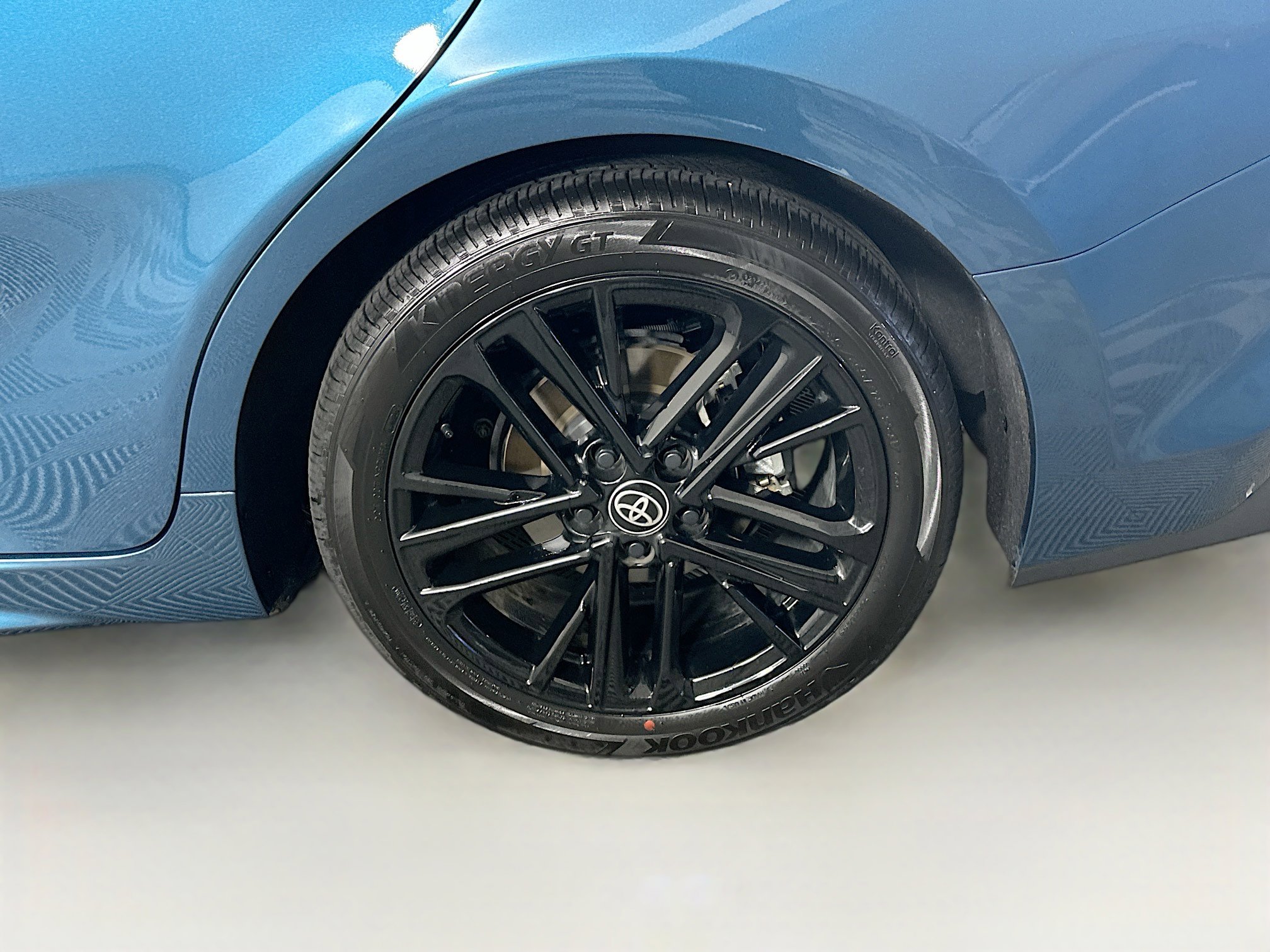 Used 2025 Toyota Camry SE image 11