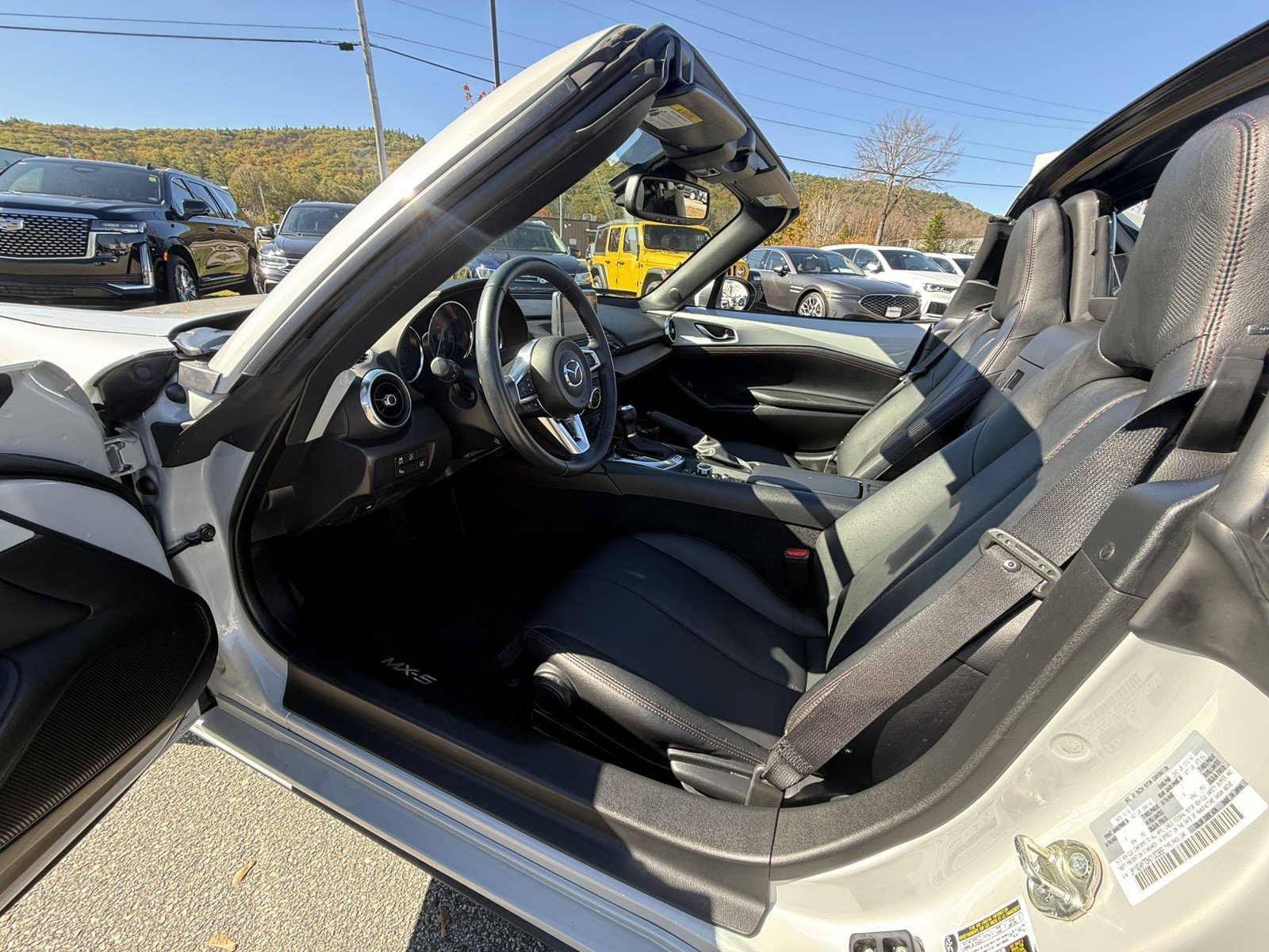 Used 2017 MAZDA MX-5 Miata RF Grand Touring RWD image 13