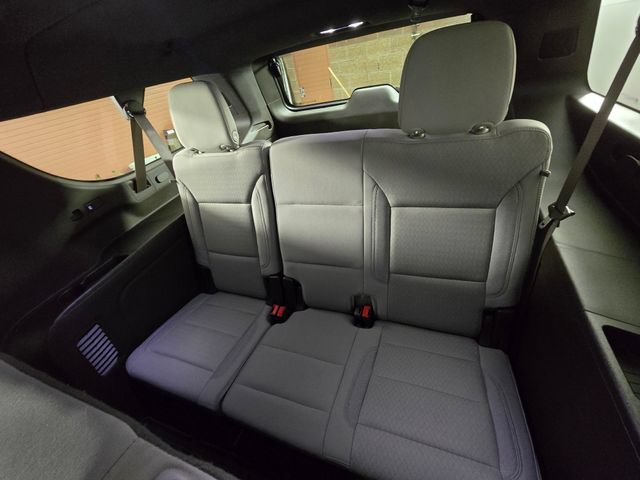 Used 2022 GMC Yukon XL SLE w/ Gmc Pro Safety Plus Package AWD/4WD image 22