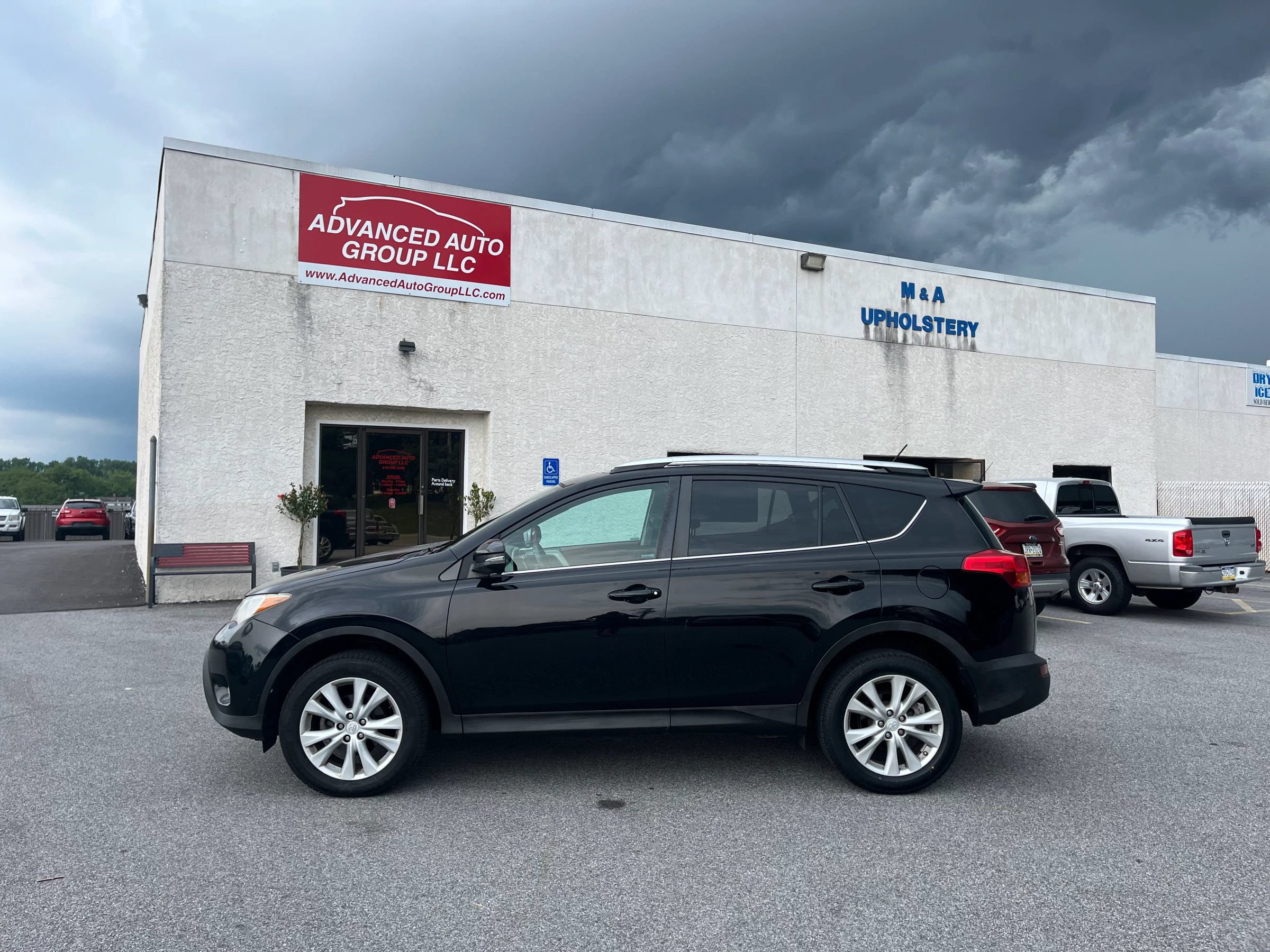Used 2013 Toyota RAV4 Limited AWD/4WD image 27