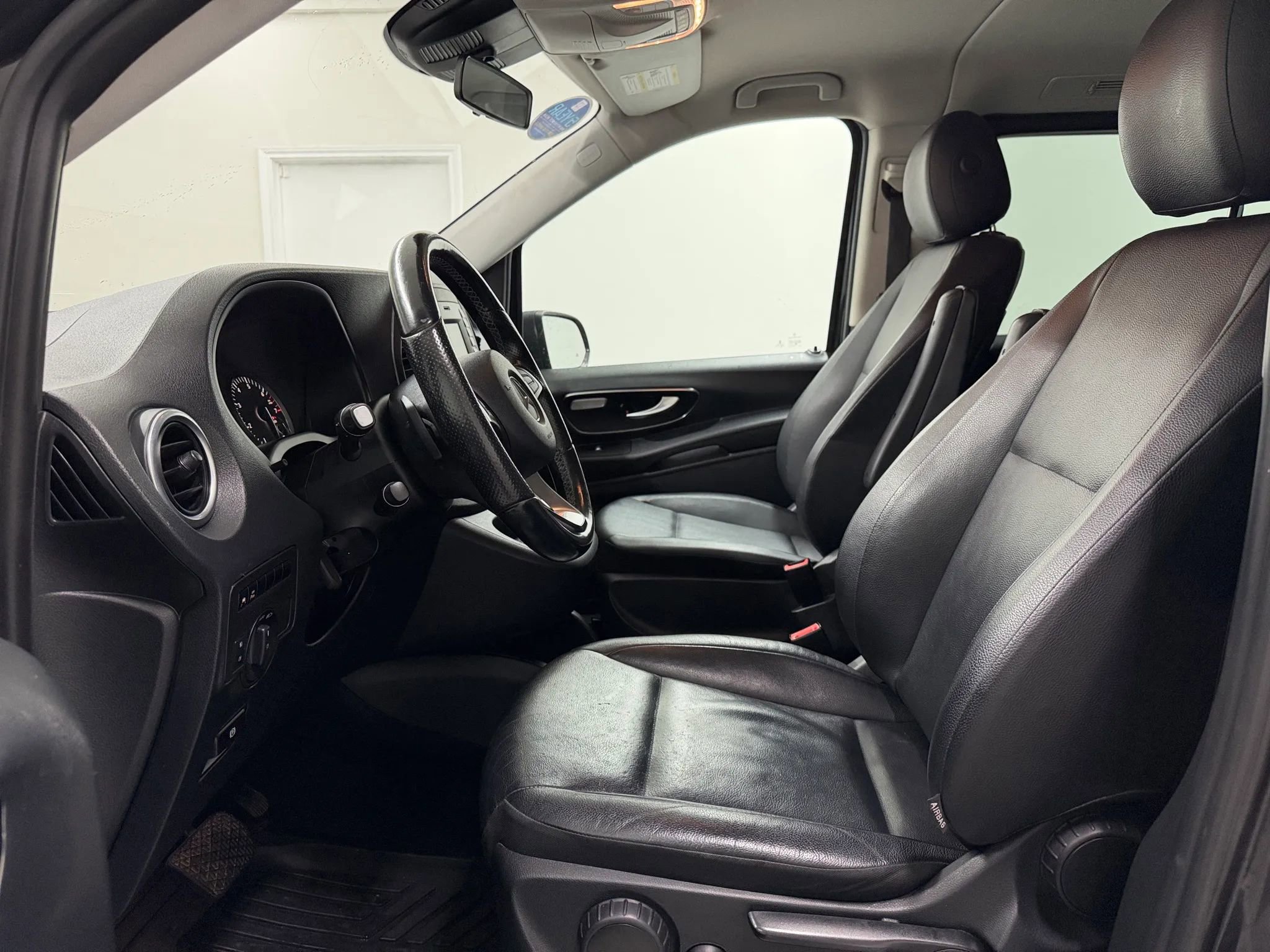 Used 2016 Mercedes-Benz Metris Passenger image 11