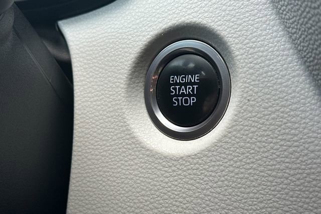Used 2021 Toyota Corolla SE w/ Carpet Mat Package (TMS) FWD image 24