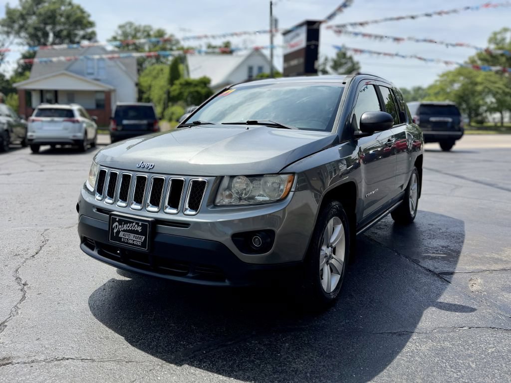 Used 2011 Jeep Compass Sport FWD image 4