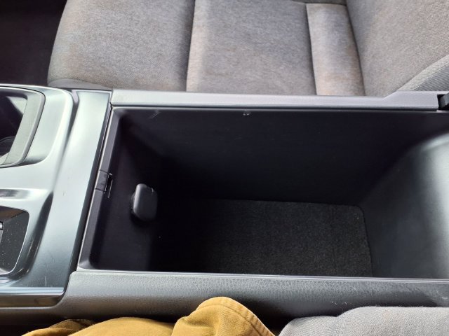 Used 2025 Toyota Camry LE FWD image 31