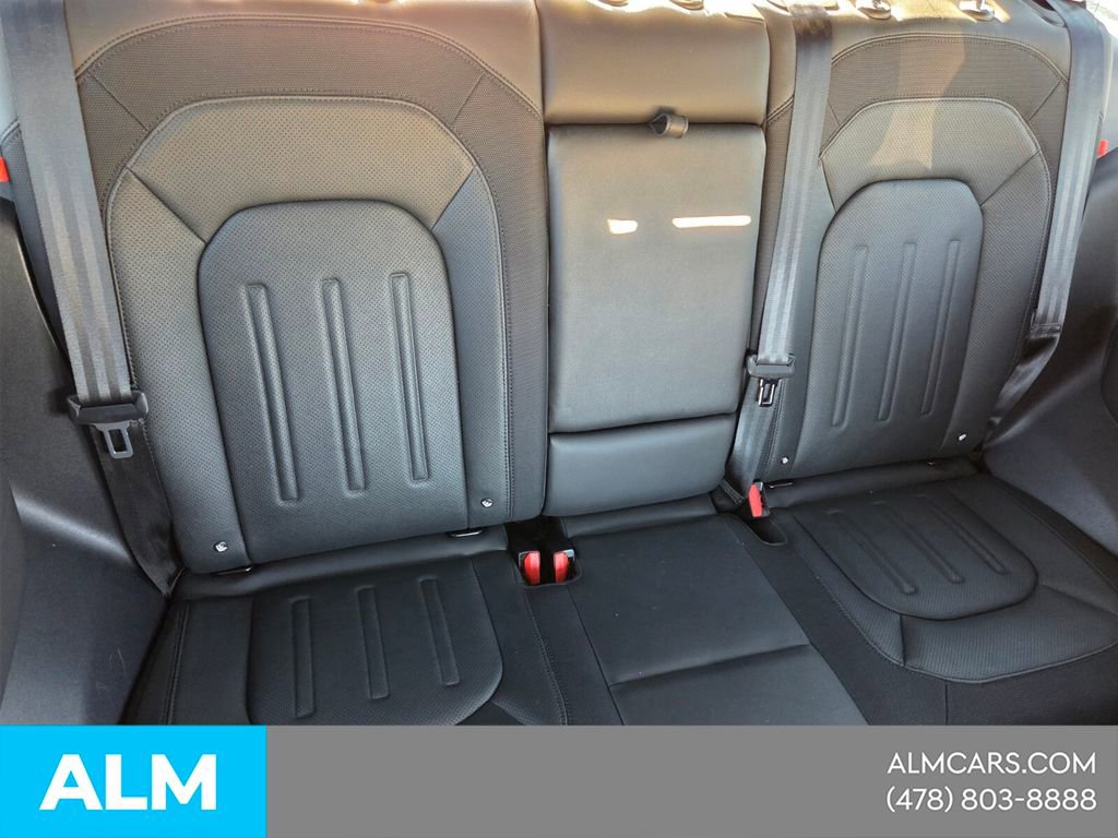 Used 2022 Land Rover Defender 90 X-Dynamic S AWD/4WD image 19