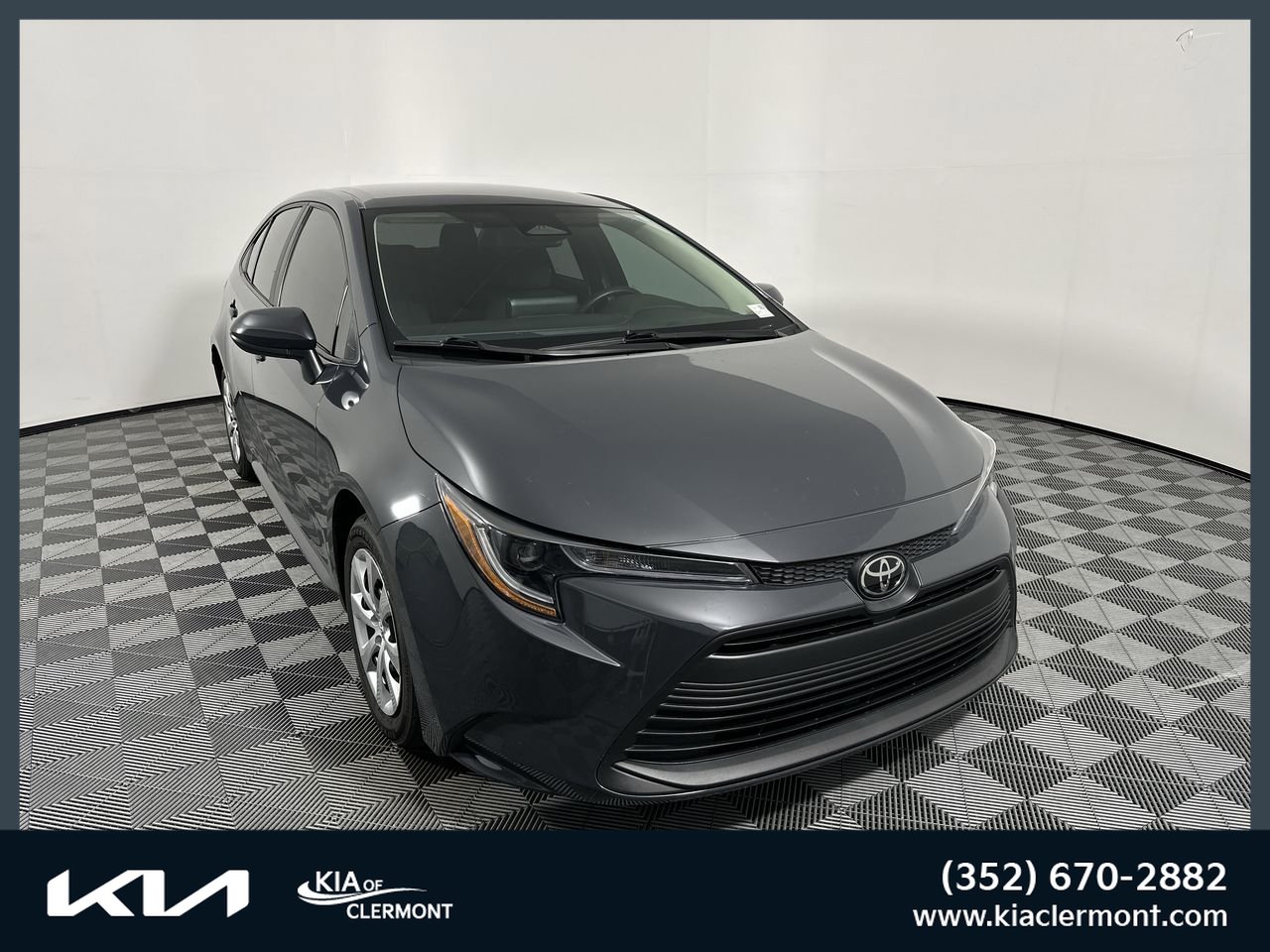 Used 2023 Toyota Corolla LE FWD image 1