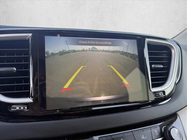 Used 2023 Chrysler Pacifica Touring-L FWD image 18