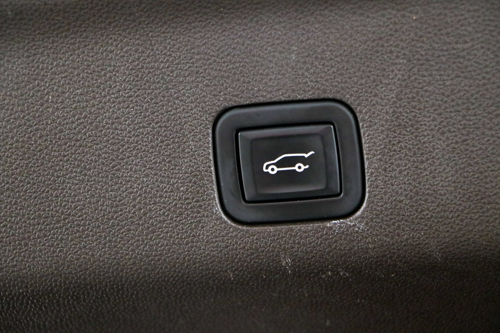 Used 2023 GMC Yukon SLT w/ SLT Premium Package AWD/4WD image 36
