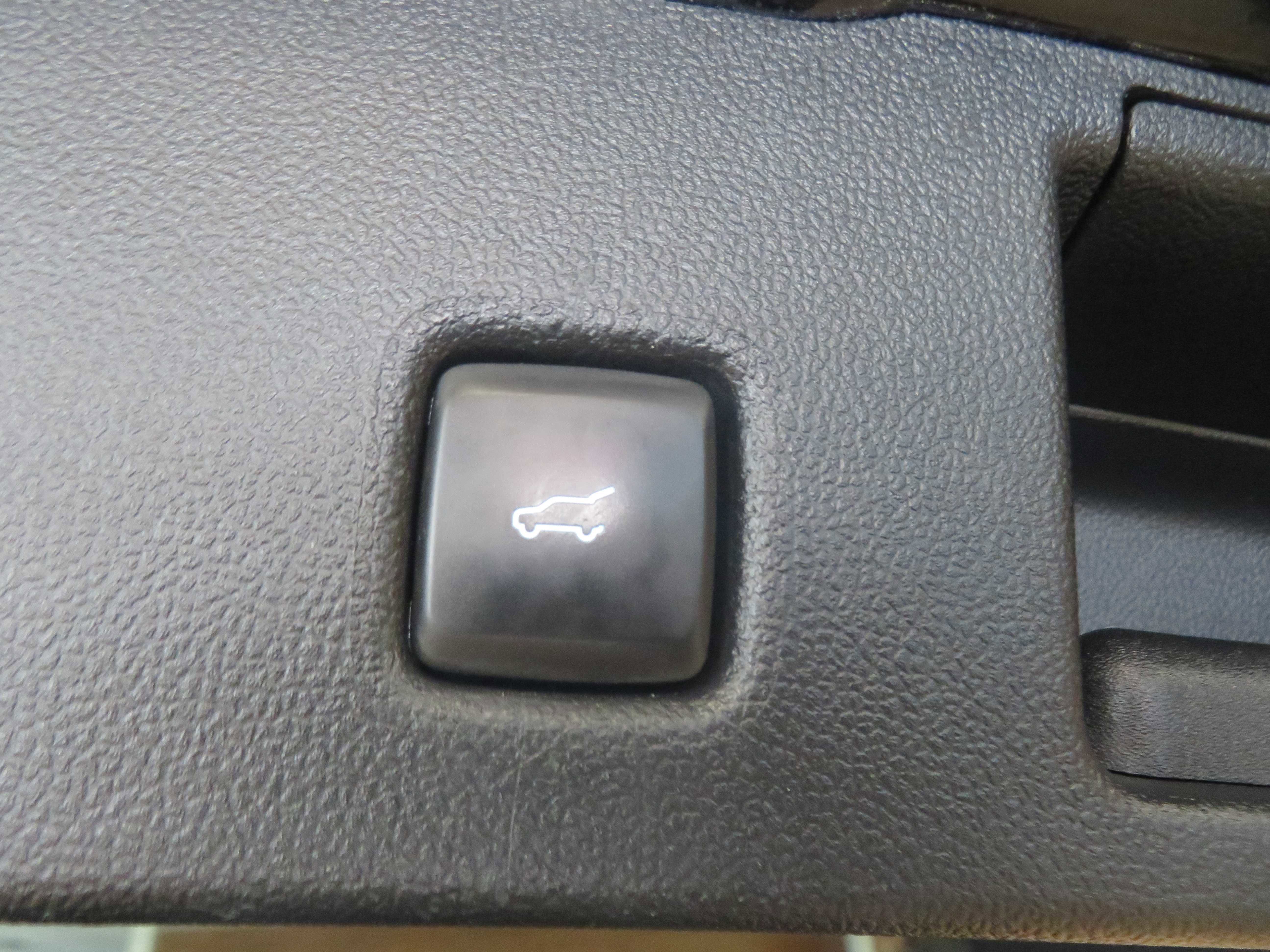 Used 2020 Ford Escape SEL image 46