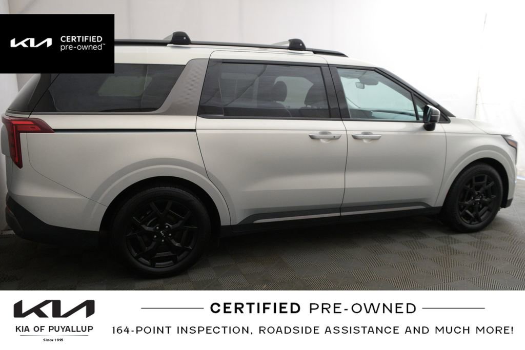Used 2025 Kia Carnival SX w/ SX Dark Edition Package image 4