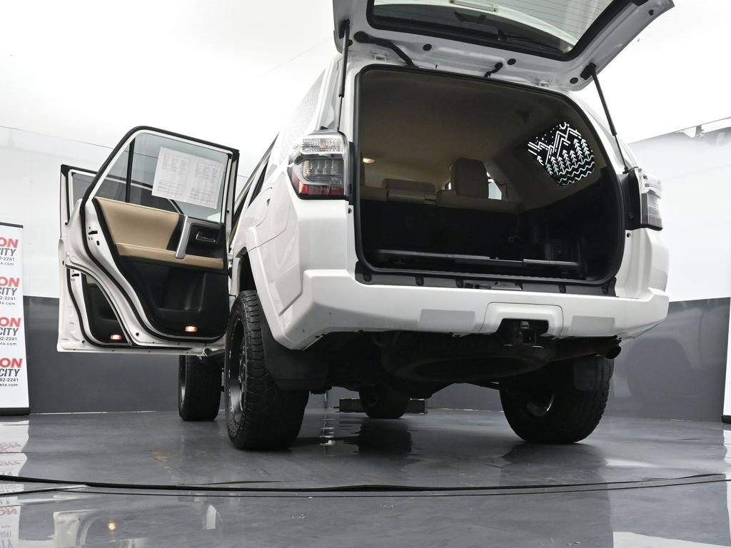 Used 2016 Toyota 4Runner SR5 image 42