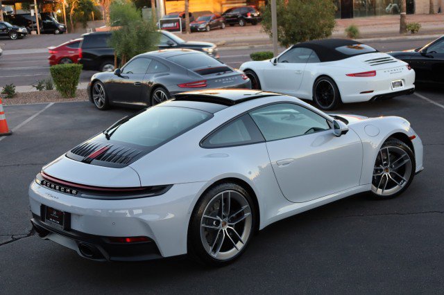 Used 2025 Porsche 911 Carrera image 18