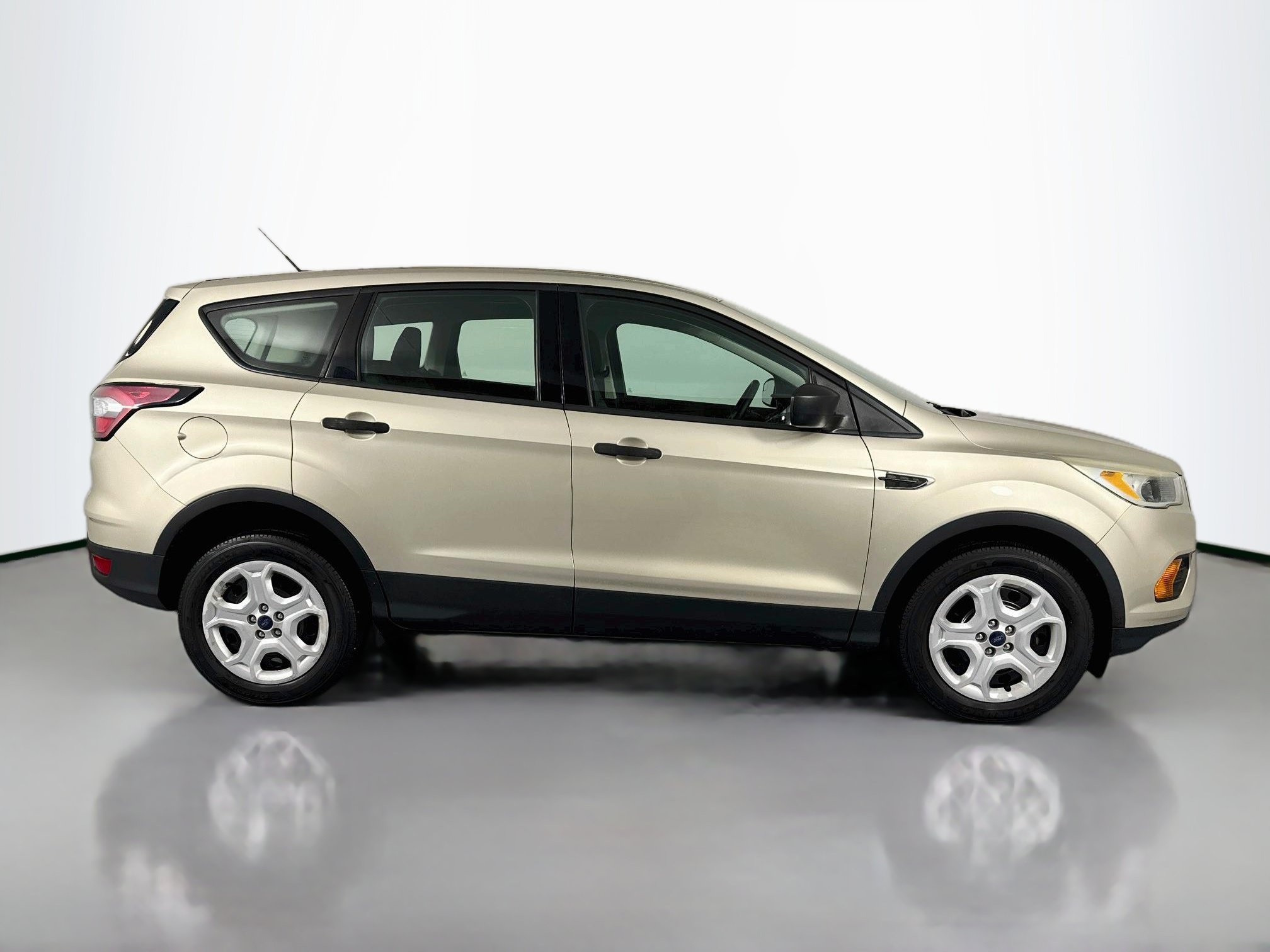 Used 2017 Ford Escape S FWD image 4
