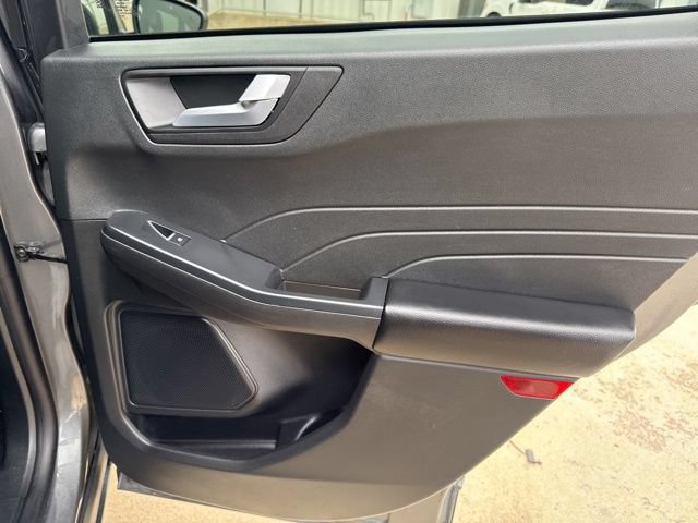 Used 2025 Ford Escape ST-Line FWD image 19