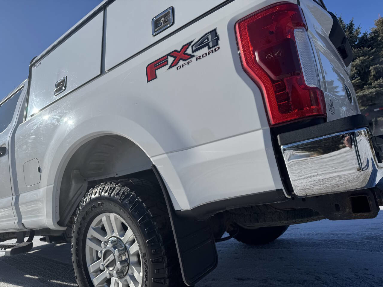 Used 2019 Ford F350 XLT w/ FX4 Off-Road Package image 23