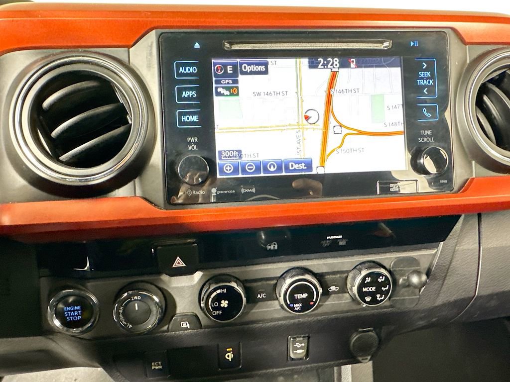 Used 2016 Toyota Tacoma TRD Off-Road w/ Towing Package image 12
