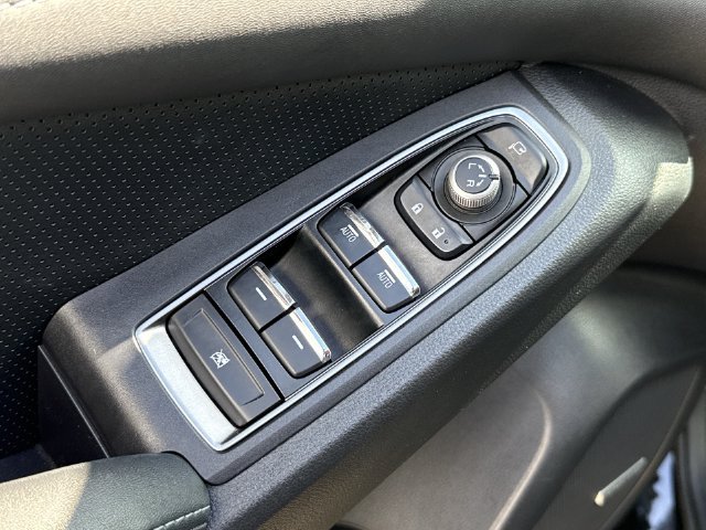 Used 2023 Subaru Ascent Touring AWD/4WD image 17