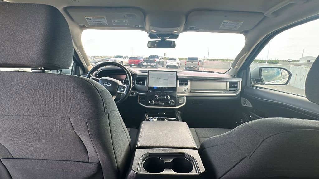 Used 2022 Ford Expedition XLT image 28