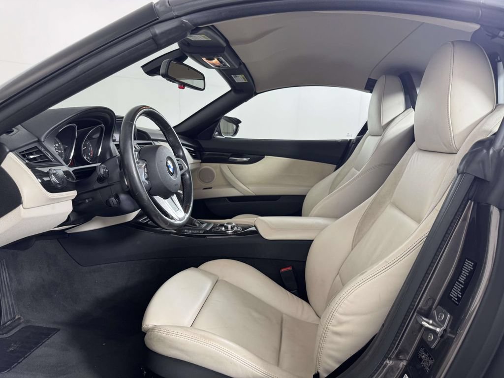 Used 2009 BMW Z4 sDrive30i RWD image 4
