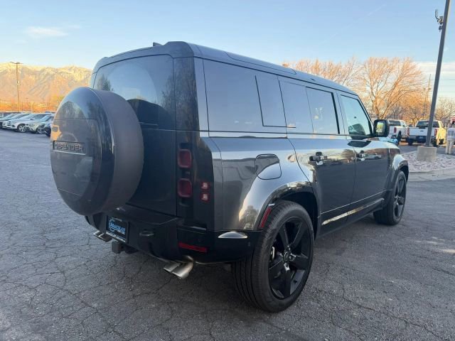 Used 2025 Land Rover Defender 110 X-Dynamic SE image 5