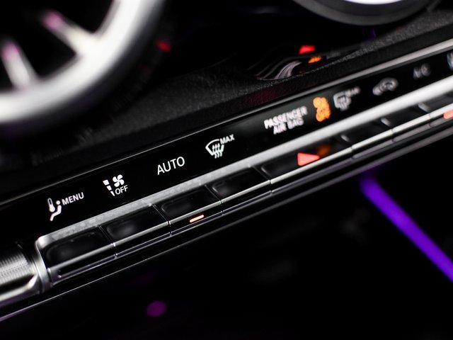 Used 2022 Mercedes-Benz EQB 300 4MATIC image 30