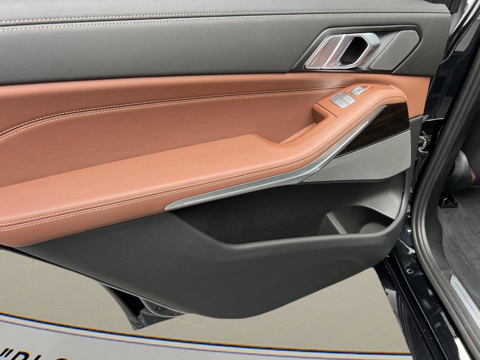 Used 2025 BMW X7 xDrive40i w/ Premium Package image 23