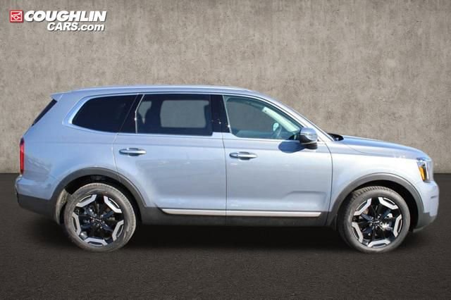 New 2025 Kia Telluride S