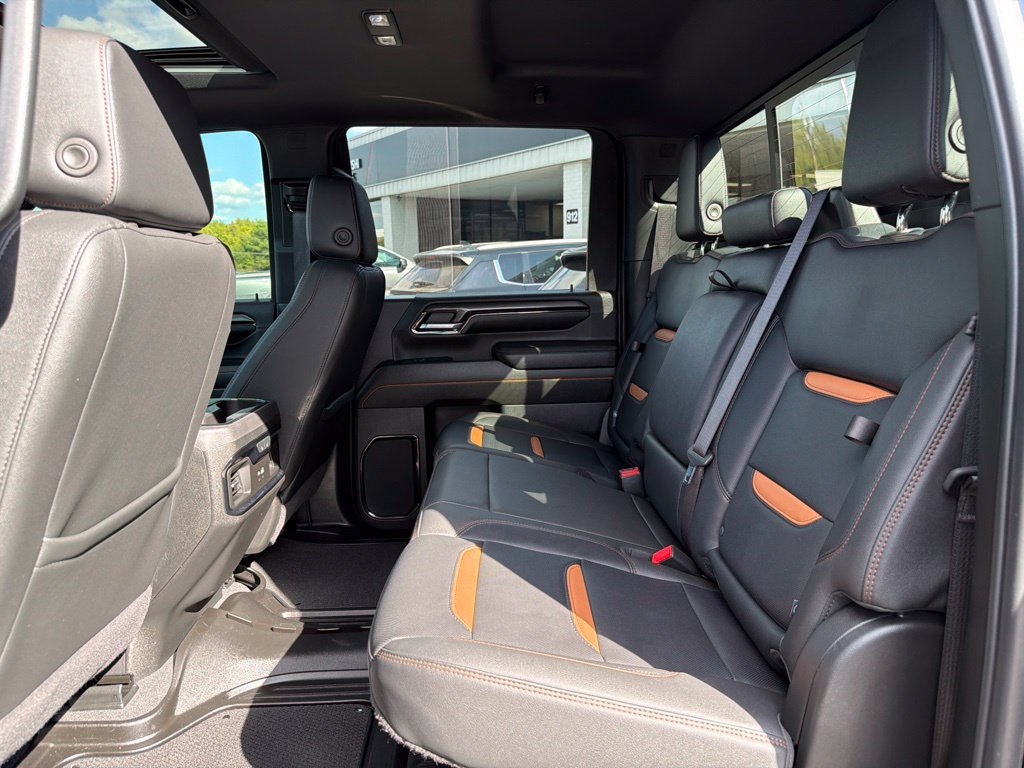 Used 2024 GMC Sierra 2500 AT4 w/ Technology Package AWD/4WD image 38
