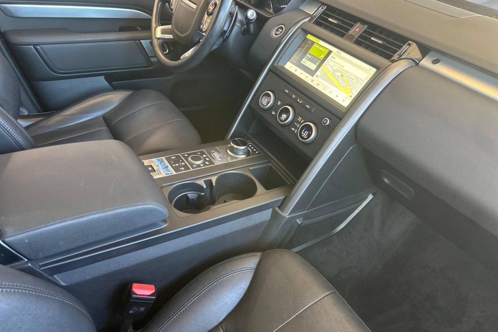 Used 2020 Land Rover Discovery Landmark AWD/4WD image 18