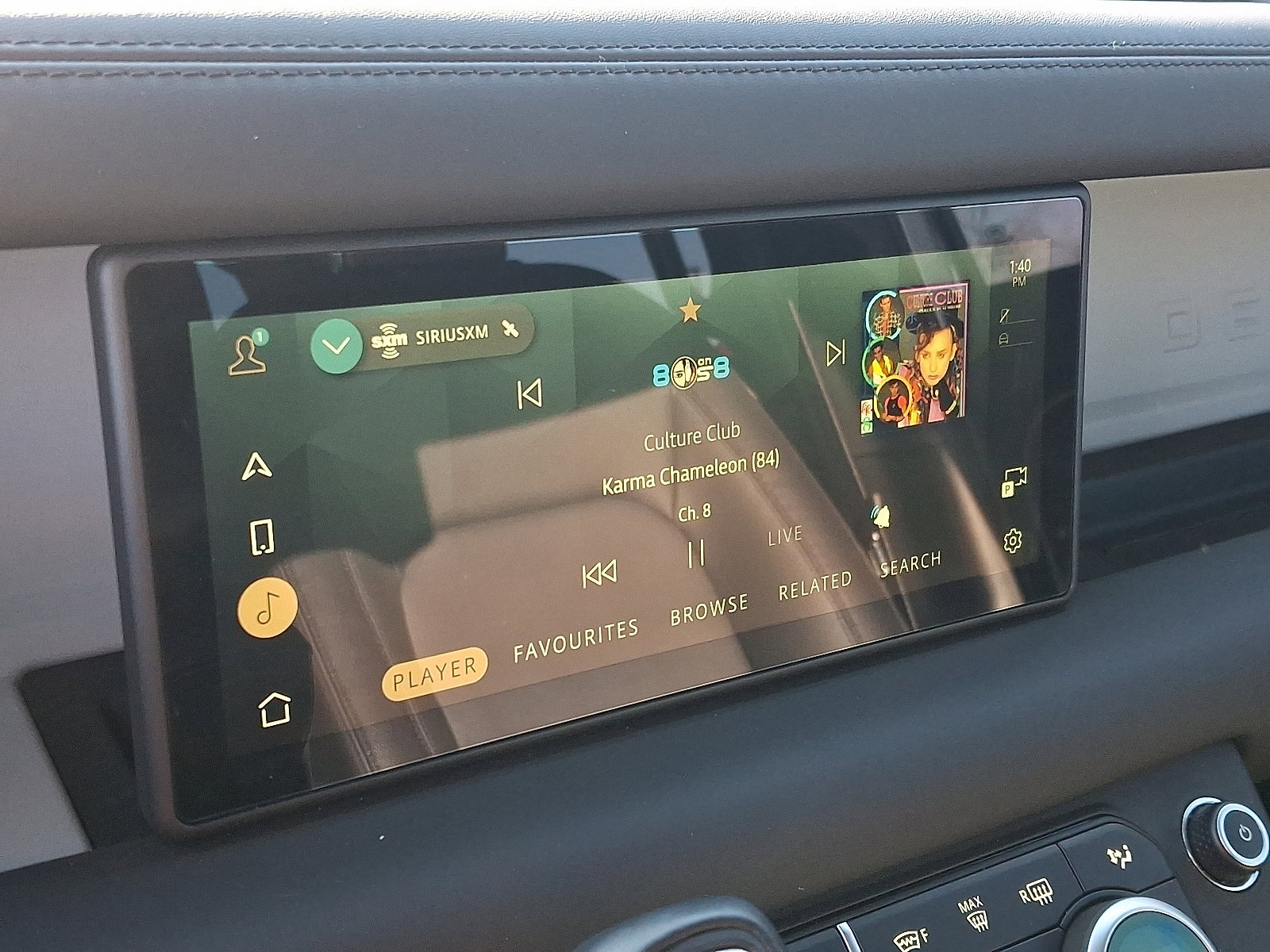 Used 2024 Land Rover Defender 110 X-Dynamic SE image 17