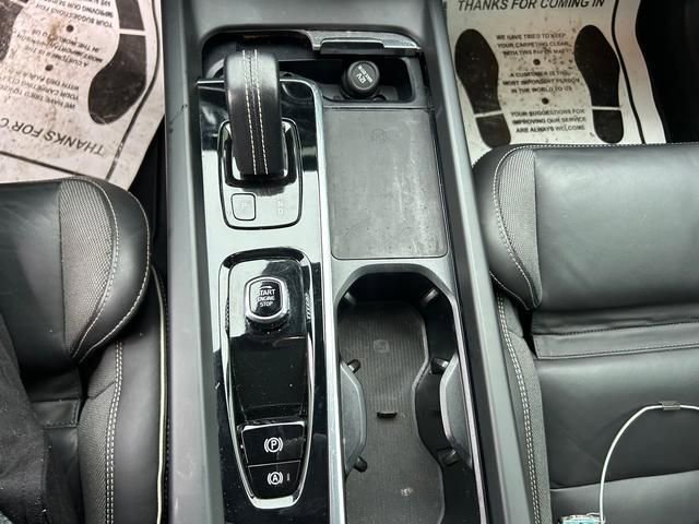 Used 2022 Volvo XC60 T8 R-Design w/ Advanced Package image 20