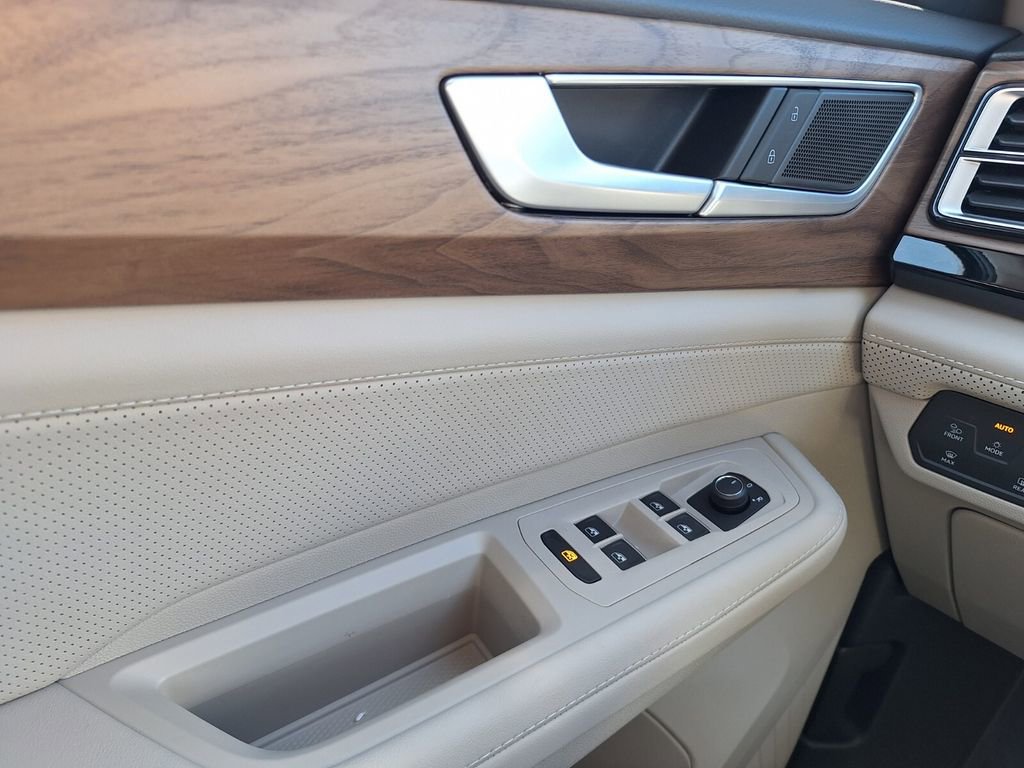 New 2026 Volkswagen Atlas SE image 18