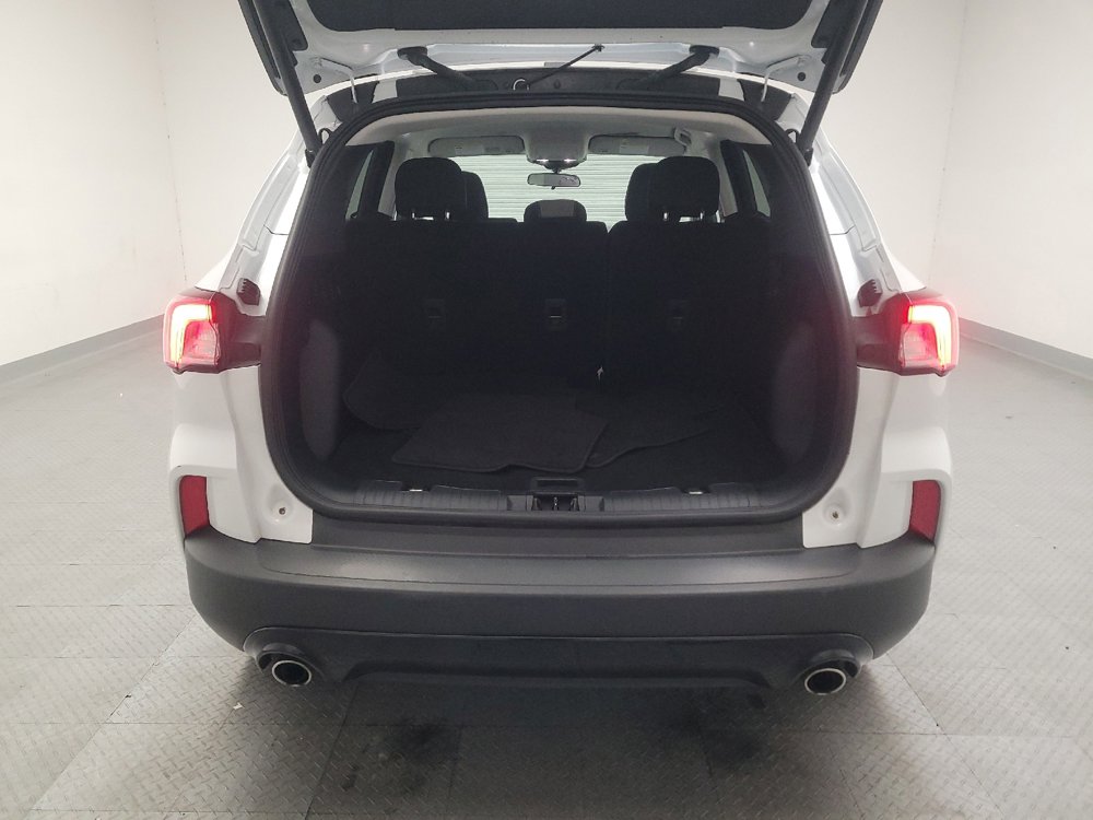 Used 2022 Ford Escape SE w/ SE Sport Appearance Package image 29