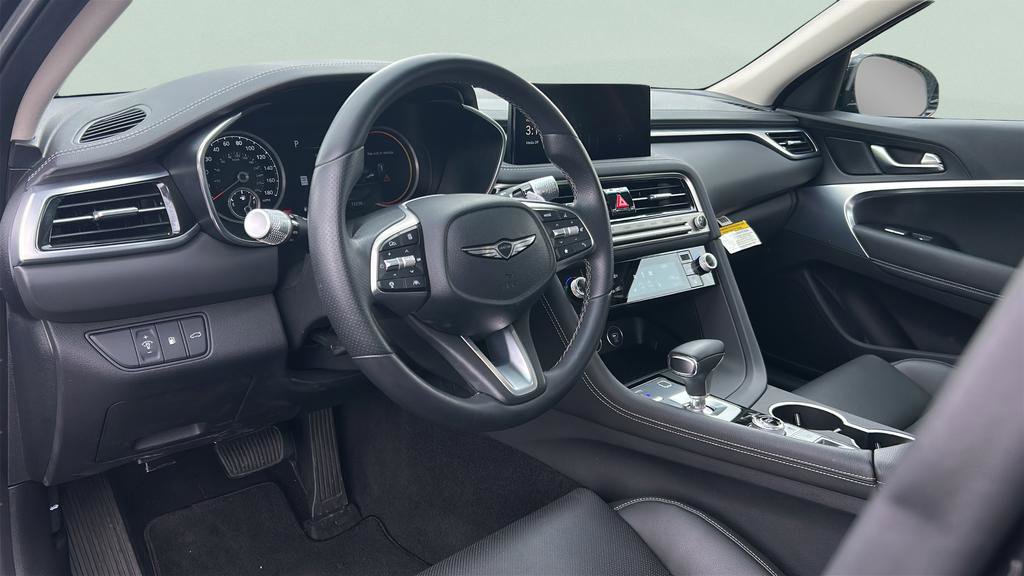 Used 2025 Genesis G70 2.5T image 11