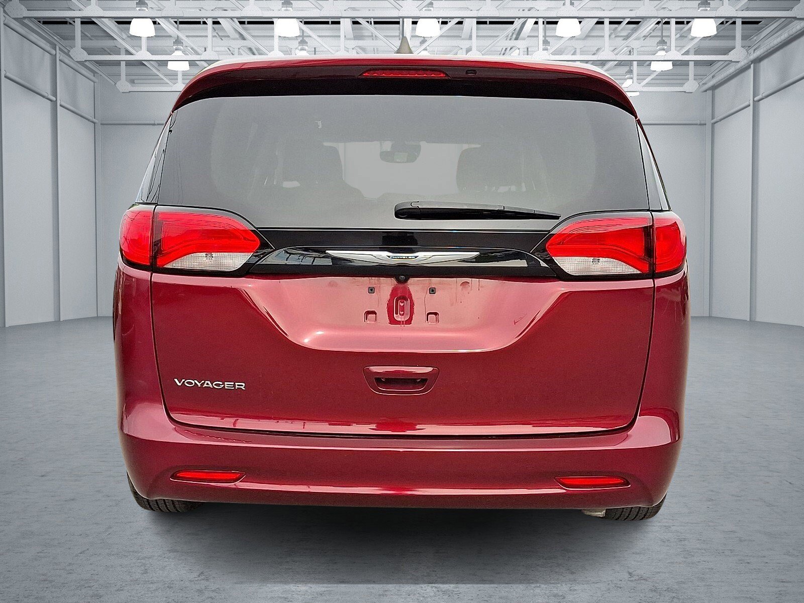 Used 2023 Chrysler Voyager LX FWD image 5