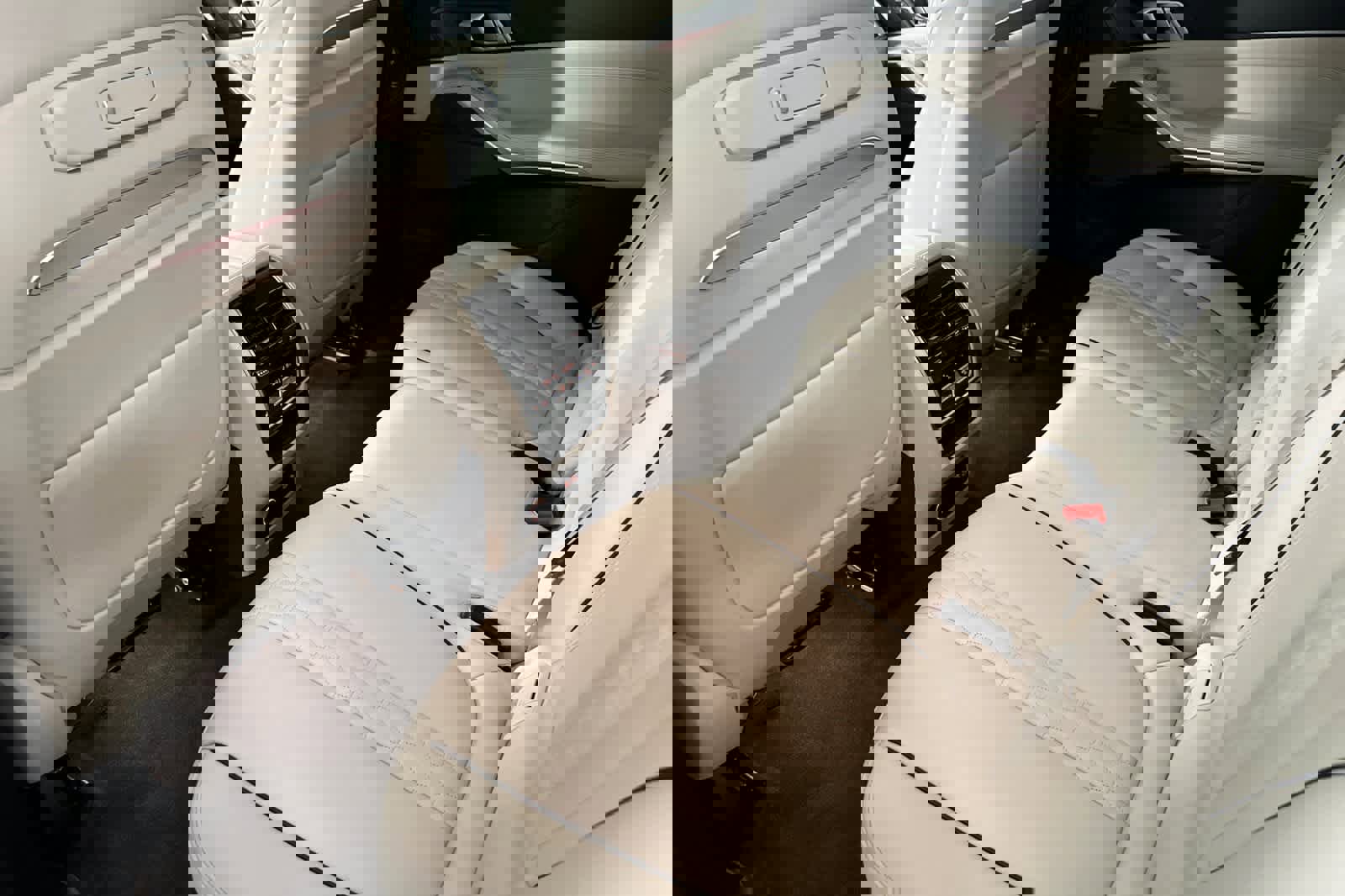 Used 2025 BMW X7 M60i image 4