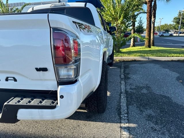 Certified 2022 Toyota Tacoma TRD Sport w/ TRD Premium Sport Package AWD/4WD image 31