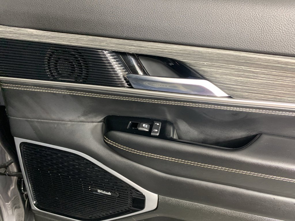 Used 2022 Jeep Wagoneer Series III w/ Premium Group I image 39