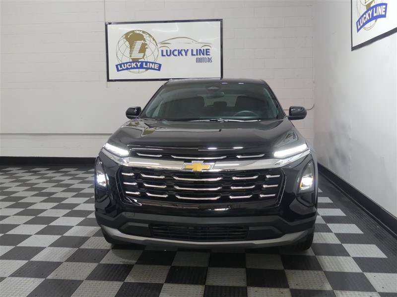 Used 2026 Chevrolet Equinox LT FWD image 2