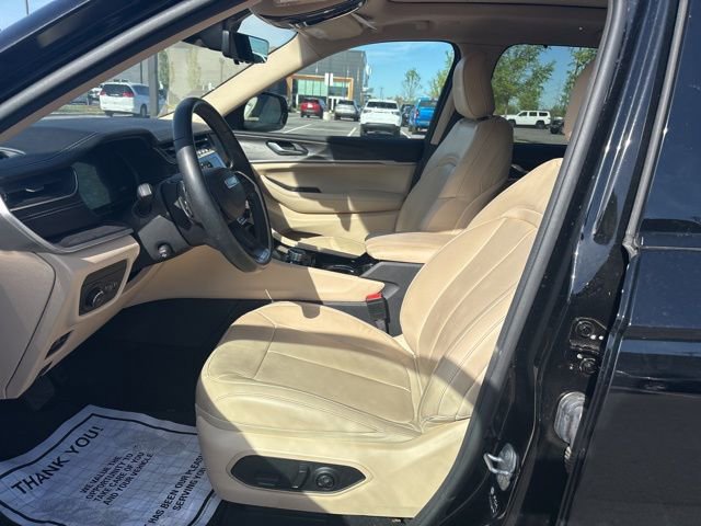 Used 2022 Jeep Grand Cherokee Limited w/ Luxury Tech Group II image 29