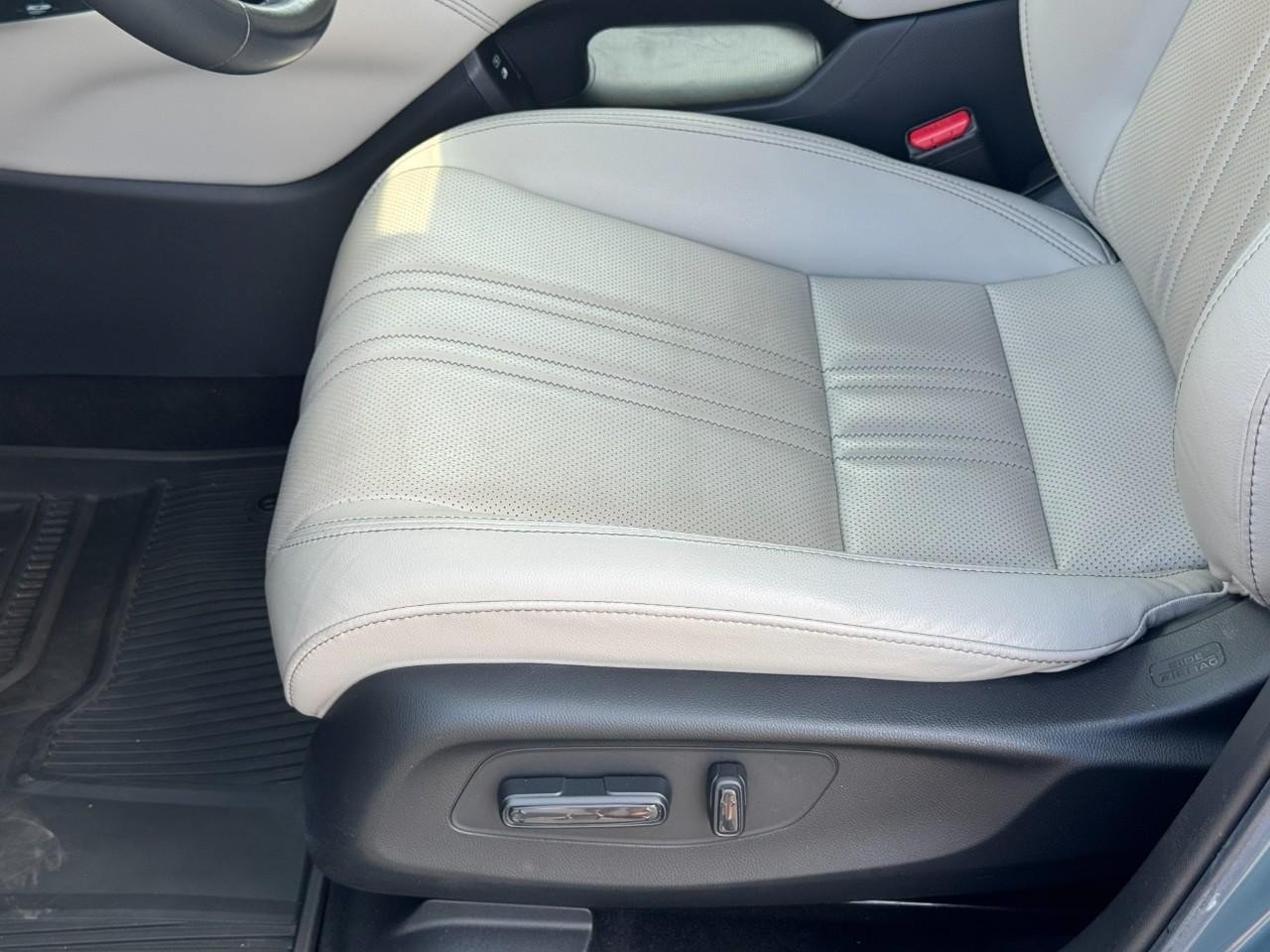 Certified 2024 Honda HR-V EX-L image 17