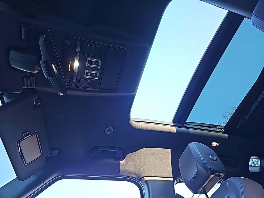 Used 2021 Land Rover Defender 110 S image 12