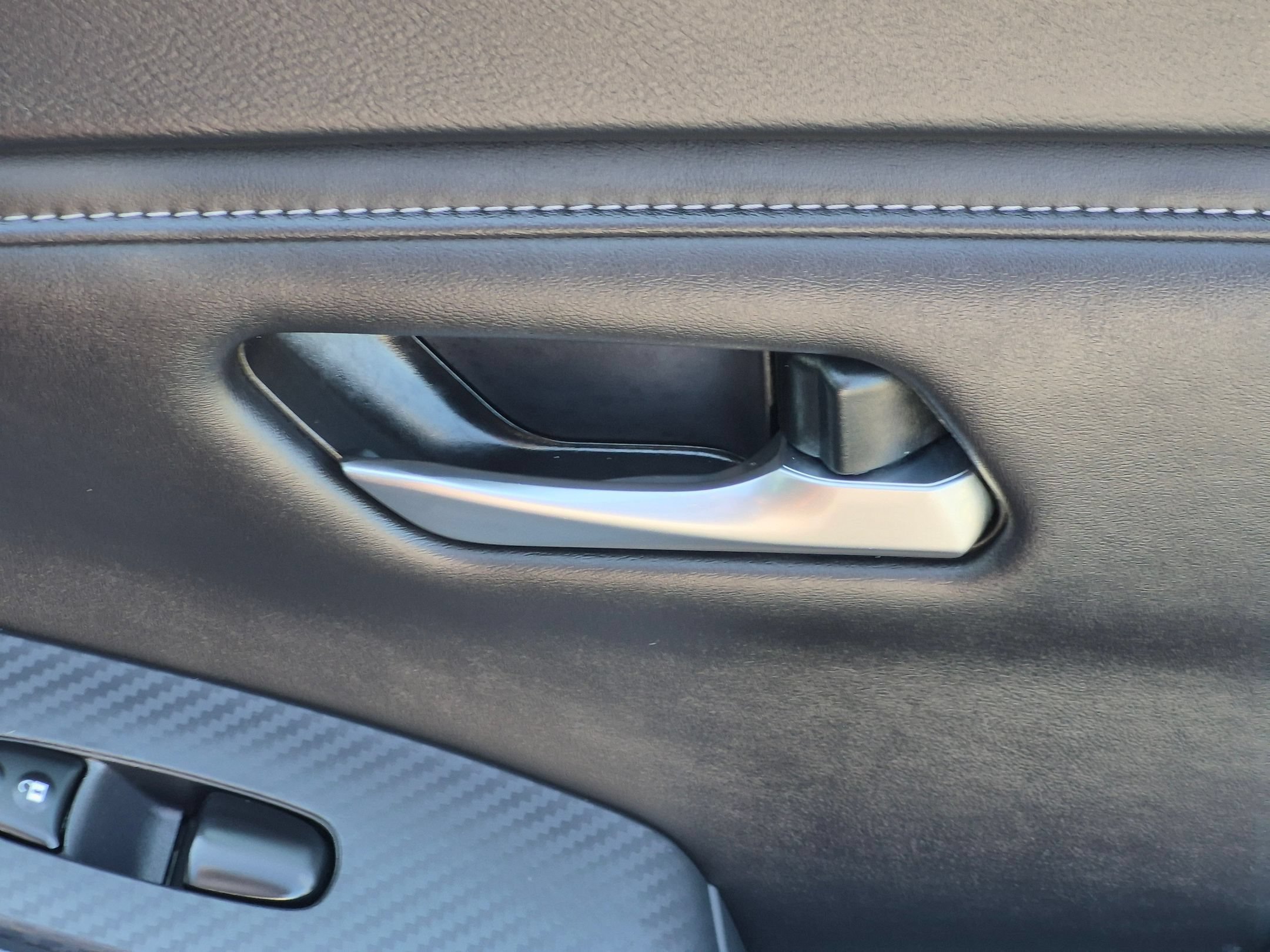 Used 2025 Nissan Sentra SV w/ All-Weather Package FWD image 33