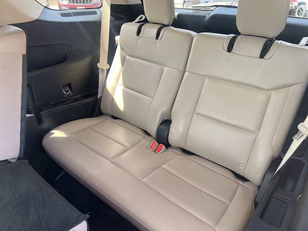 Used 2020 Ford Explorer XLT w/ Equipment Group 202A image 12