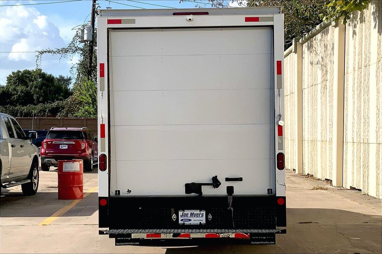 Used 2022 Ford E-350 and Econoline 350 Super Duty RWD image 4