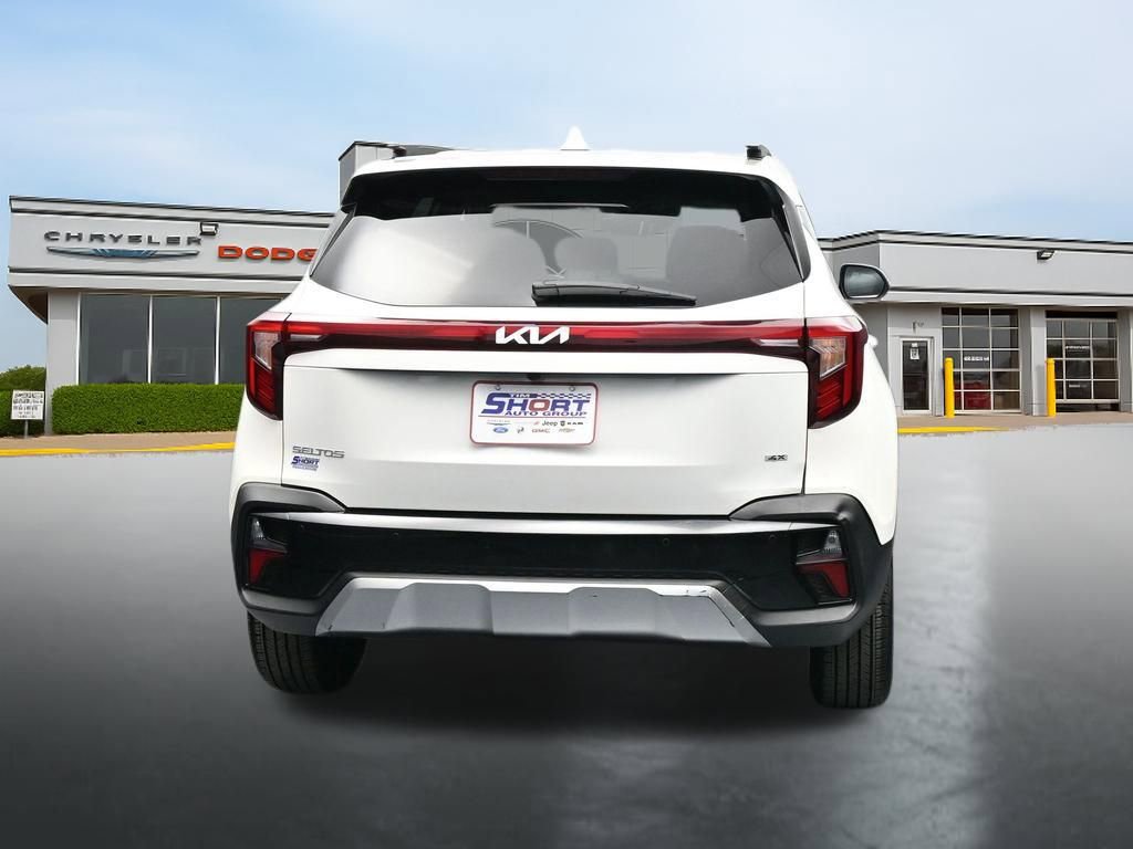 Used 2025 Kia Seltos EX AWD/4WD image 4