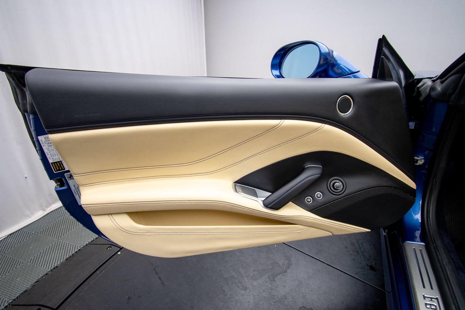 Used 2016 Ferrari California T RWD image 45