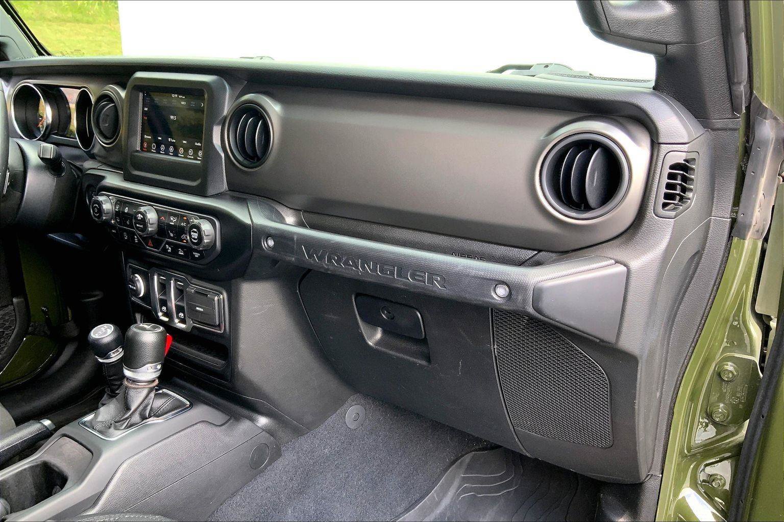 Used 2022 Jeep Wrangler Sport AWD/4WD image 9