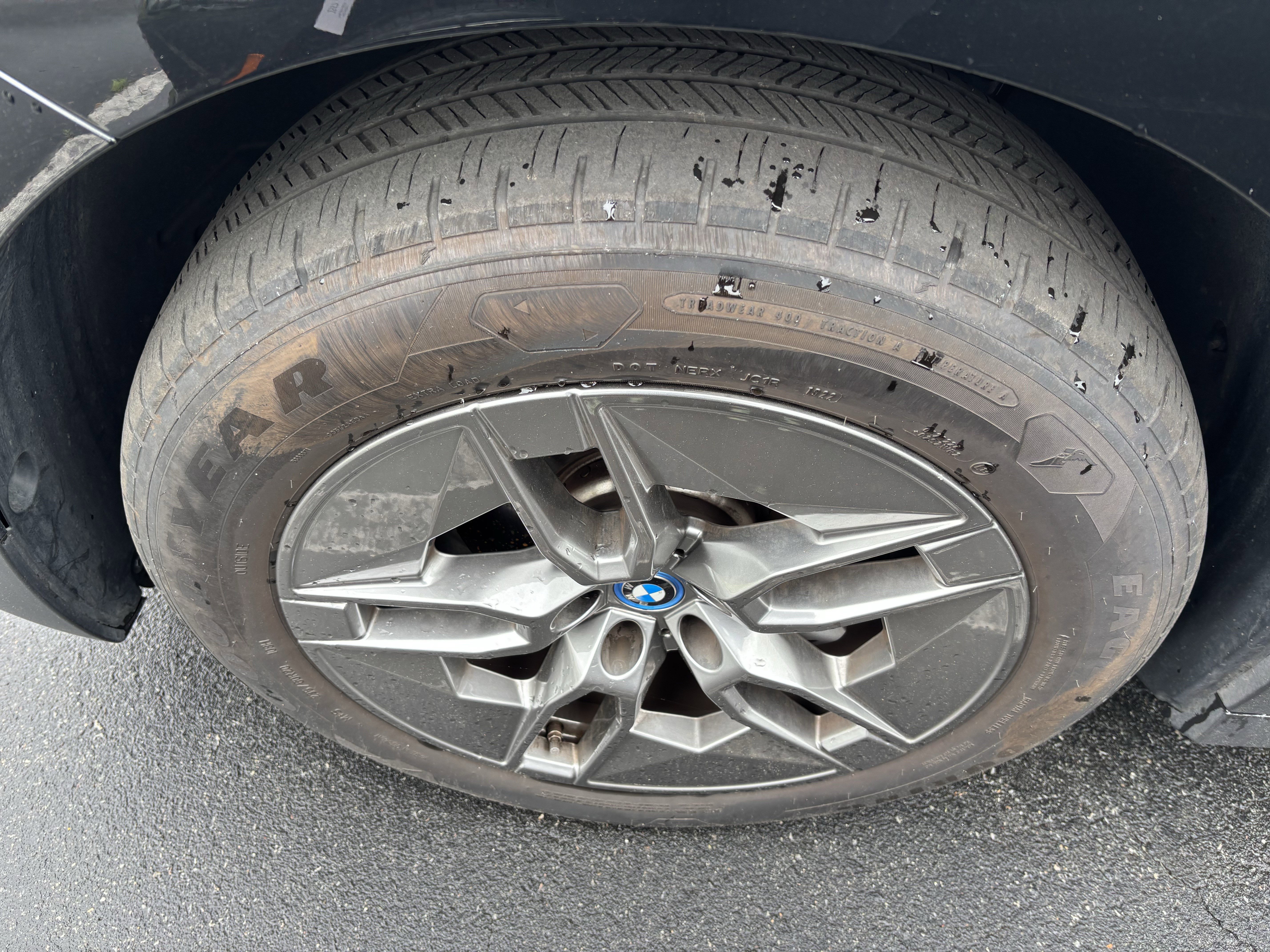 Certified 2023 BMW iX xDrive50 AWD/4WD image 33